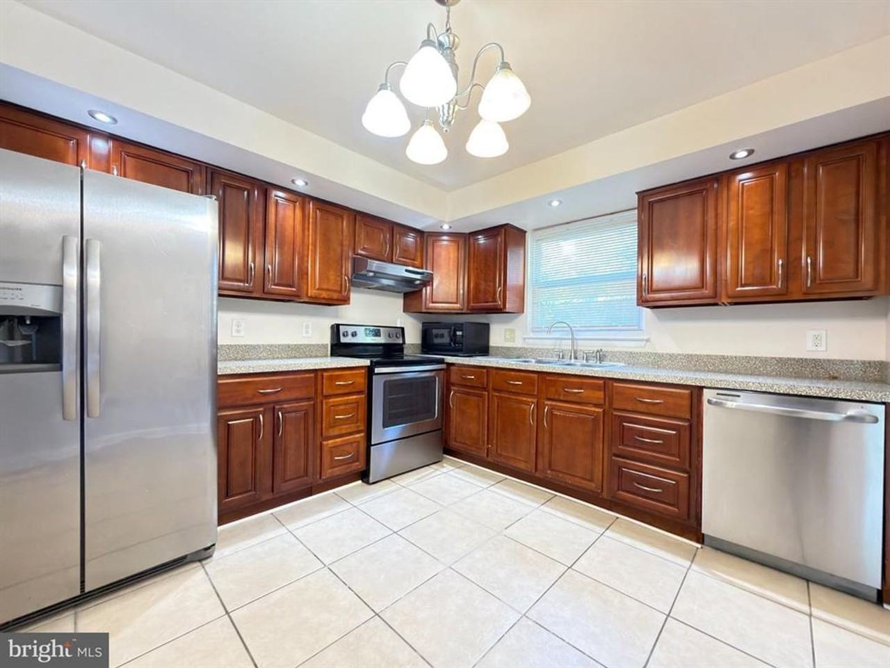 9322 Fitzharding Ln - Photo 2 of 20
