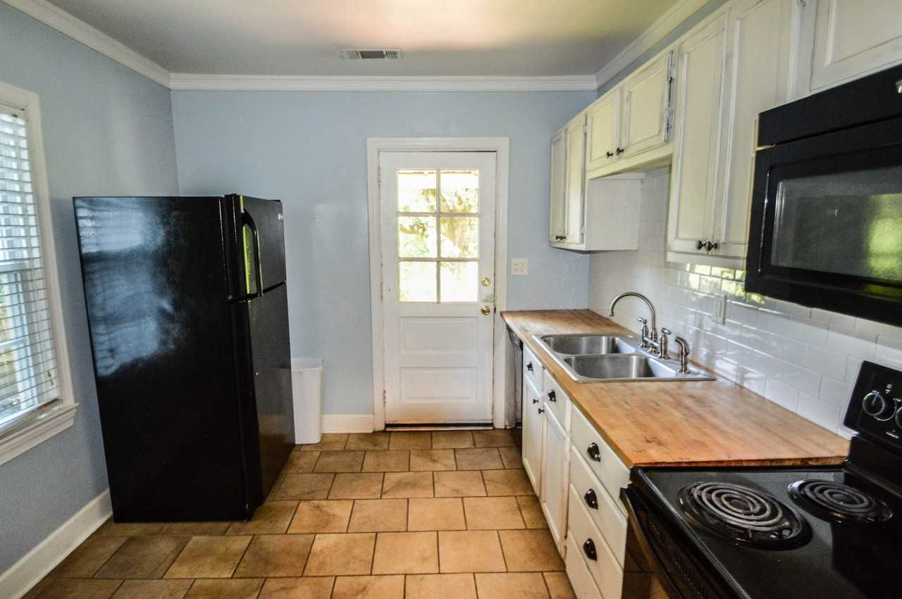 940 E Glenn Ave - Photo 3 of 6