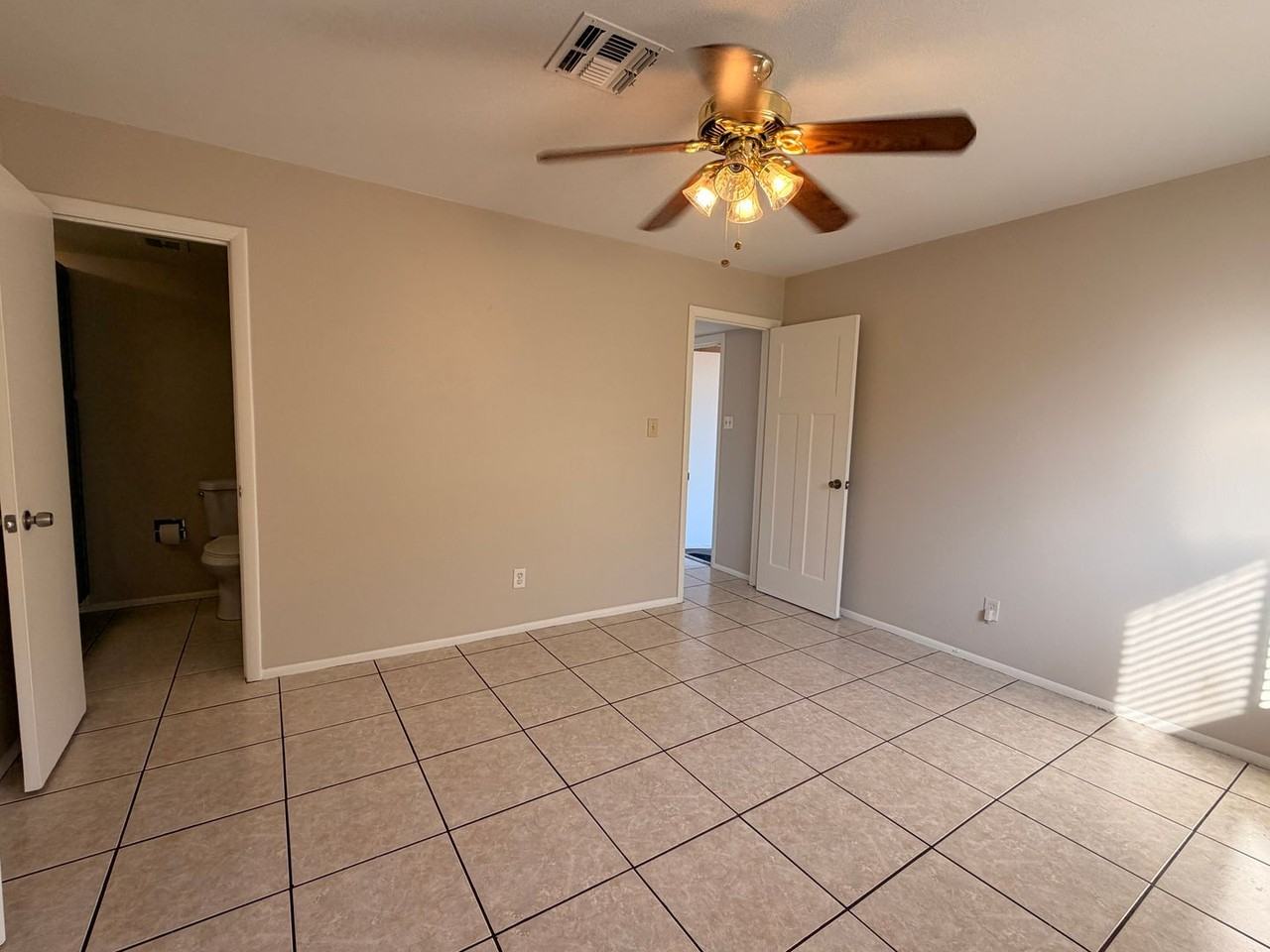 11630 N 25th Ave - Photo 6 of 15