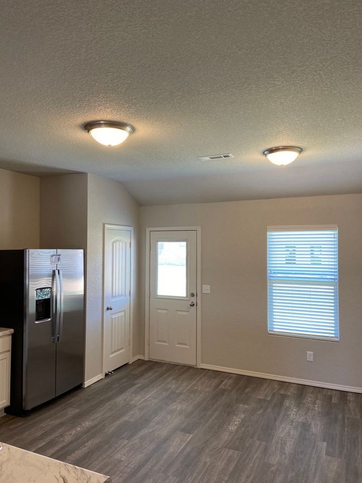 10304 Lori Kaye Dr - Photo 7 of 20