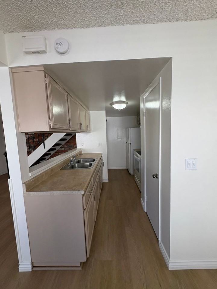 5254 Shenandoah St - Photo 5 of 25