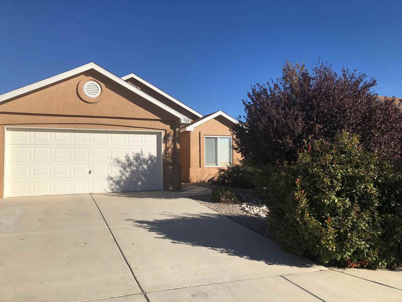 1809 Gallinas Rd Ne - Photo 2 of 2