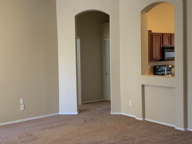 416 E Sheffield Ave - Photo 5 of 19
