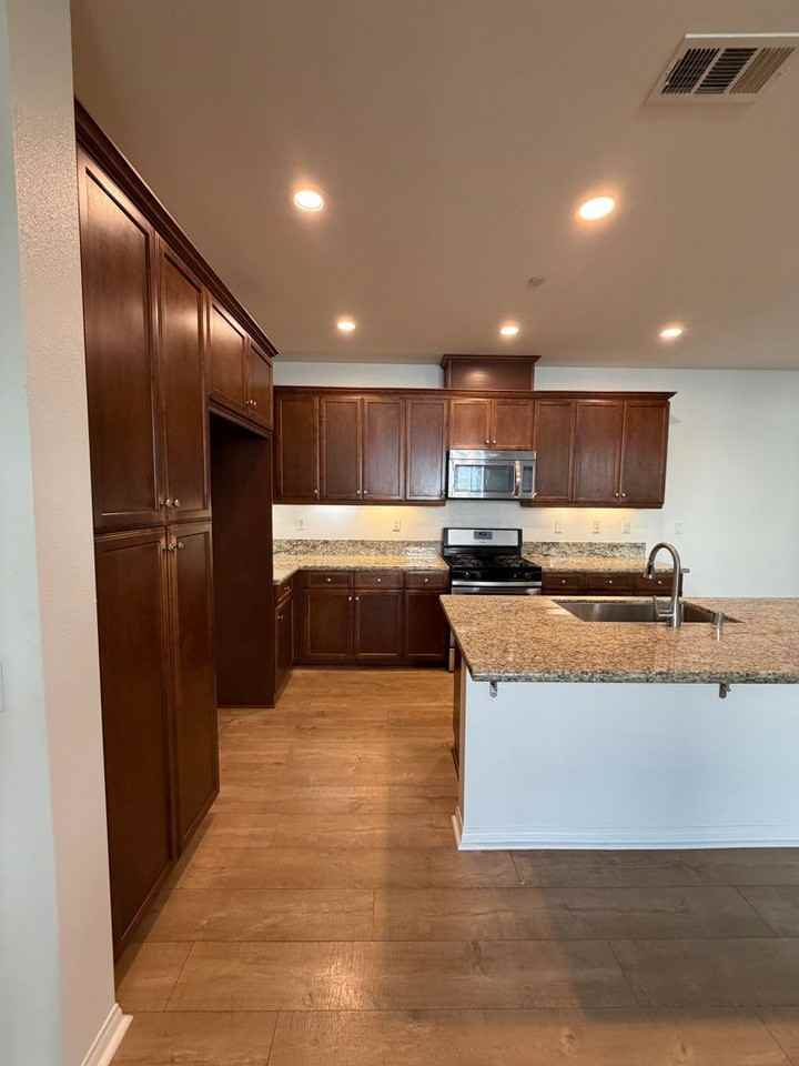 3207 Lisbon Ln - Photo 3 of 50