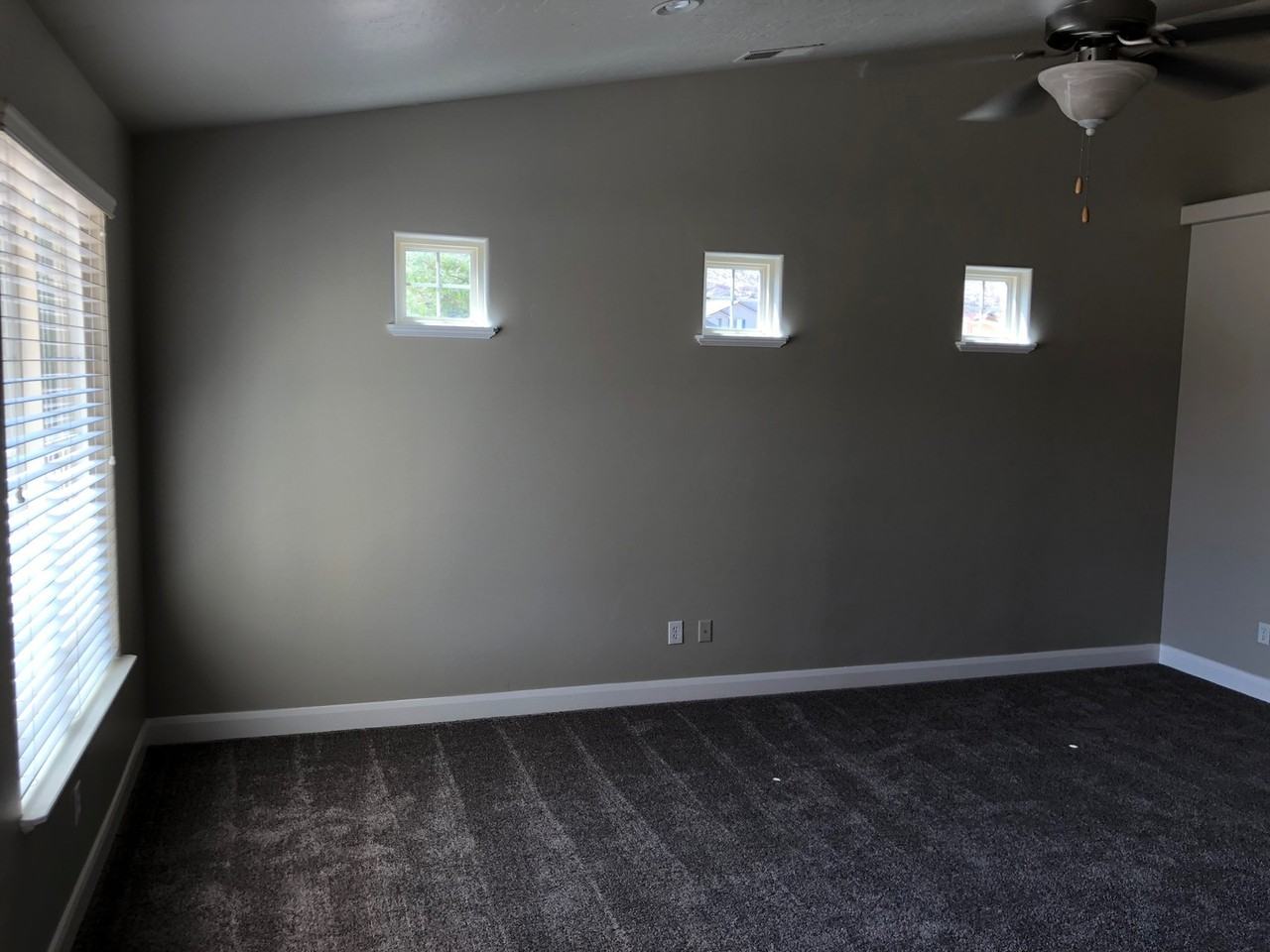 221 E Munich Dr - Photo 2 of 13