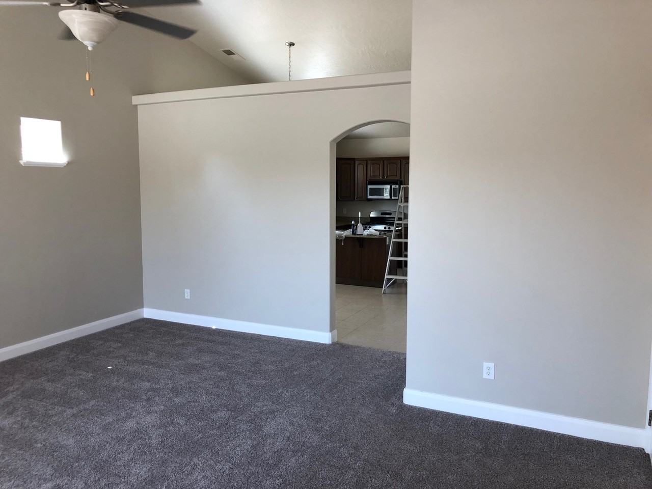 221 E Munich Dr - Photo 3 of 13