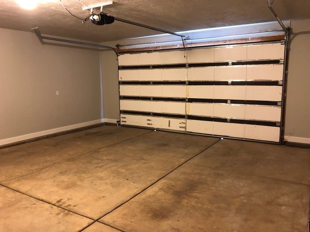 221 E Munich Dr - Photo 4 of 13