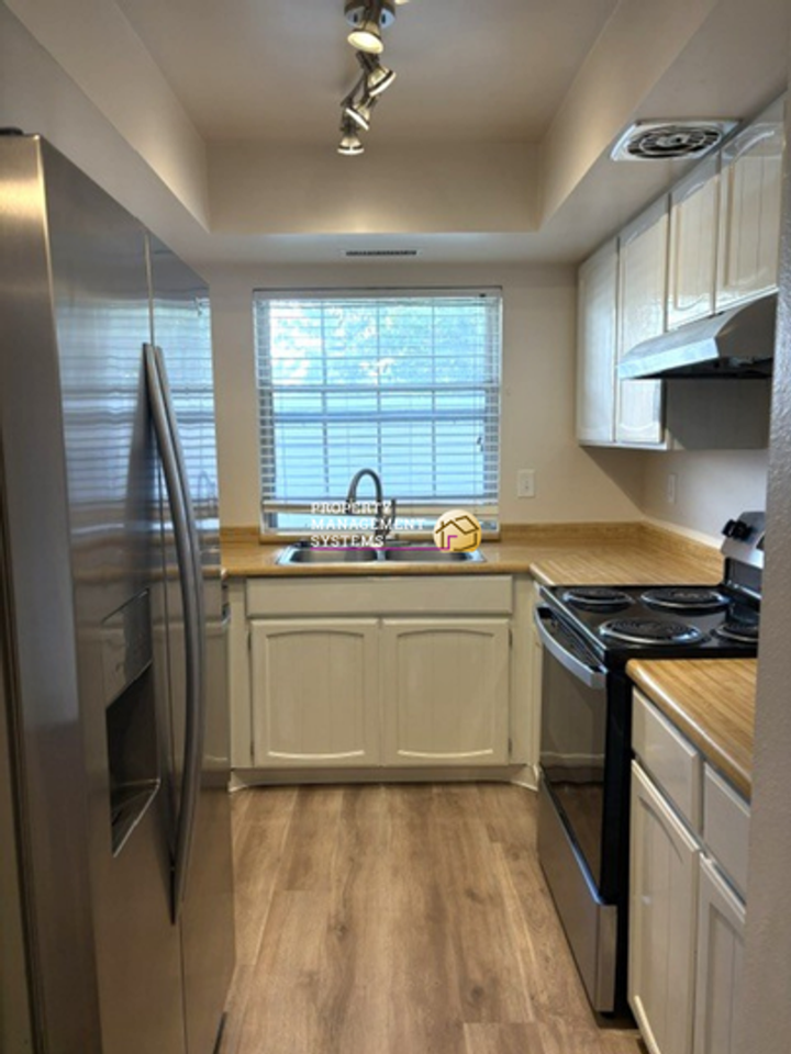601 E 4010 S - Photo 4 of 39