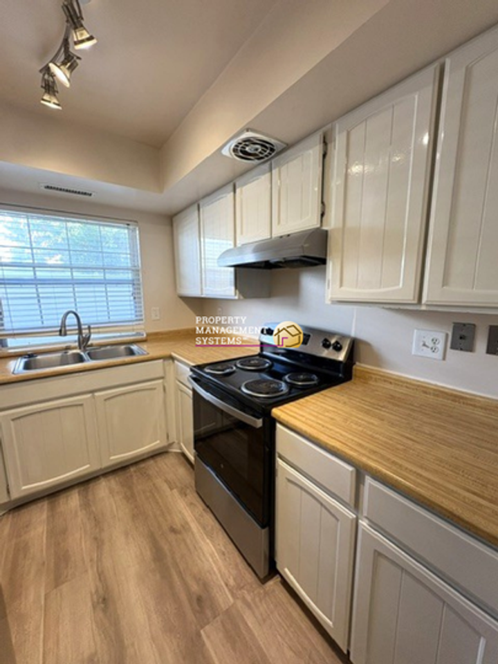 601 E 4010 S - Photo 5 of 39