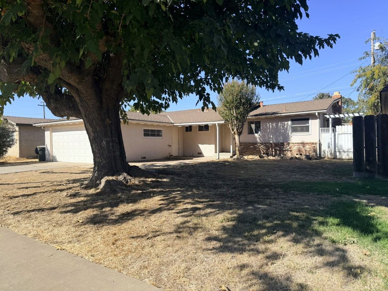 2635 9th Ave - Photo 3 of 27