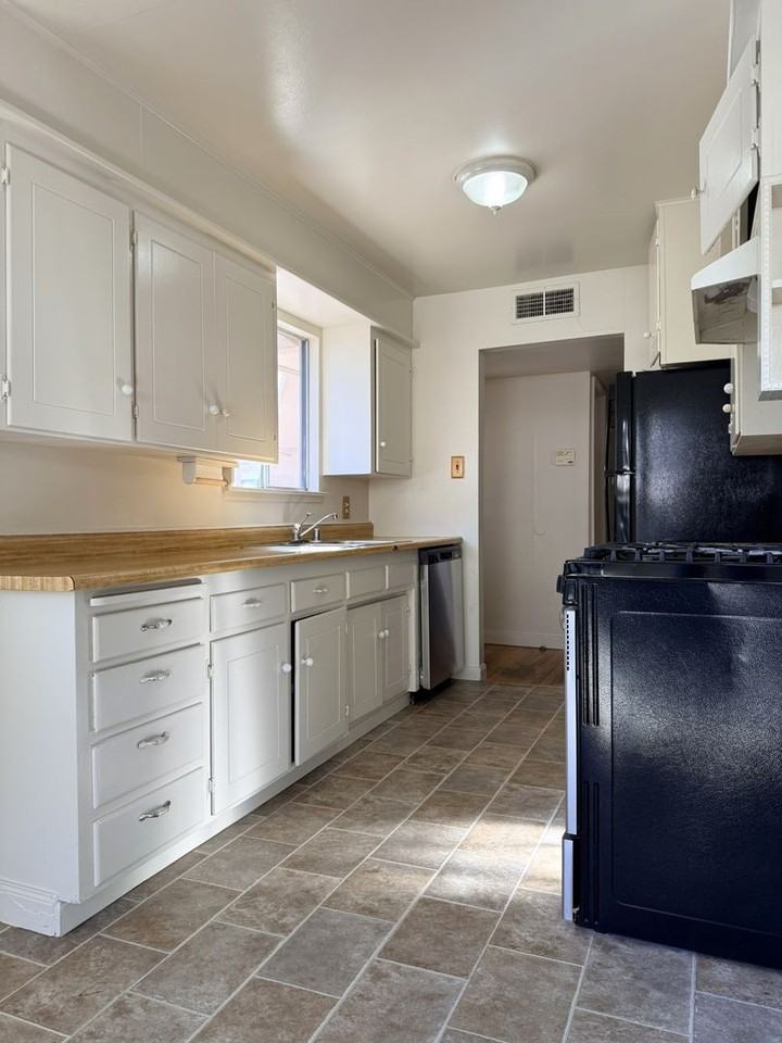 2635 9th Ave - Photo 7 of 27