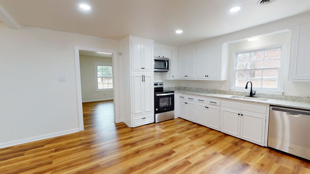 1339 Kimwood Dr - Photo 2 of 16