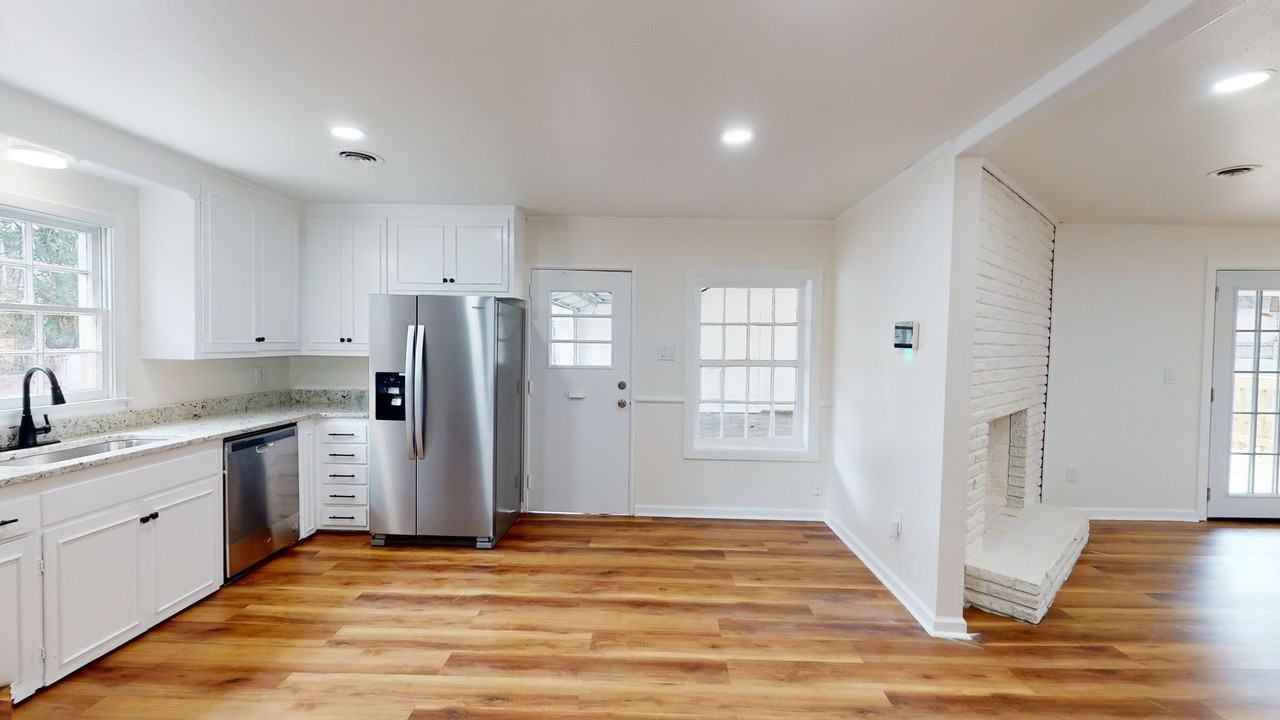 1339 Kimwood Dr - Photo 4 of 16