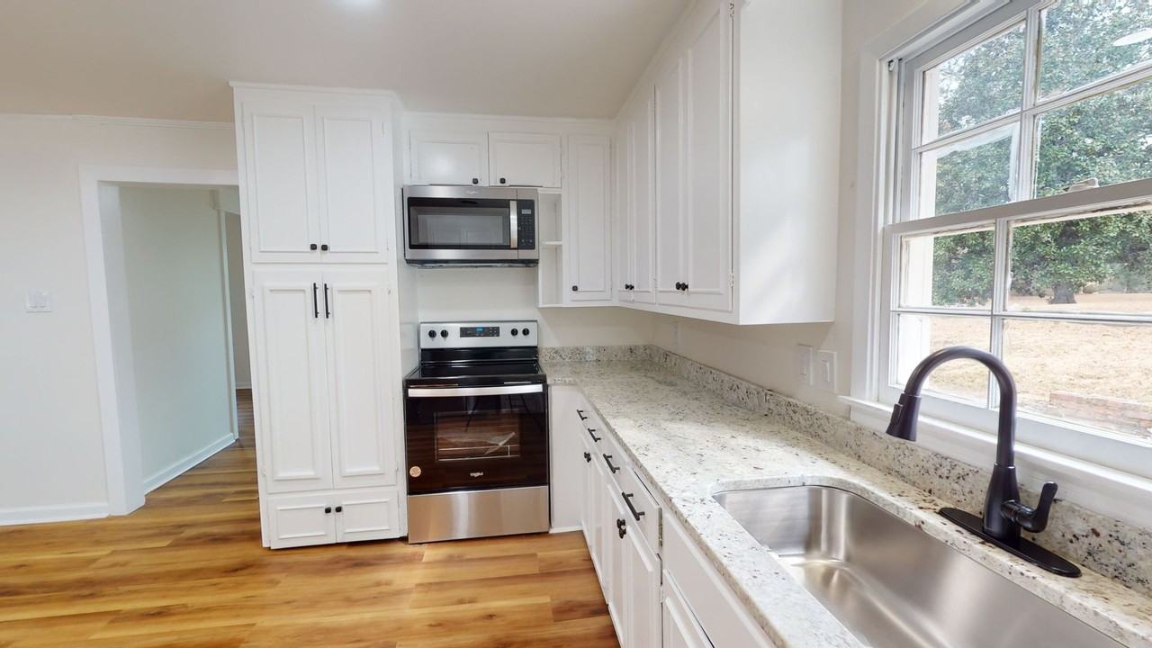 1339 Kimwood Dr - Photo 5 of 16