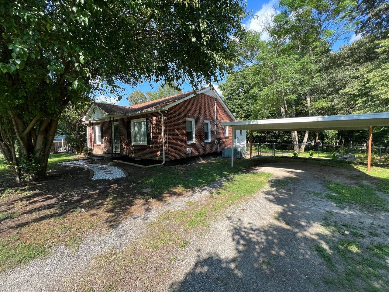 1302 White Ln - Photo 2 of 12