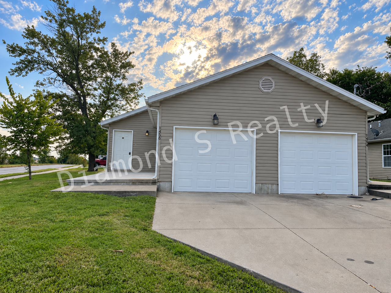 1456 N Ethyl Ave - Photo 2 of 10