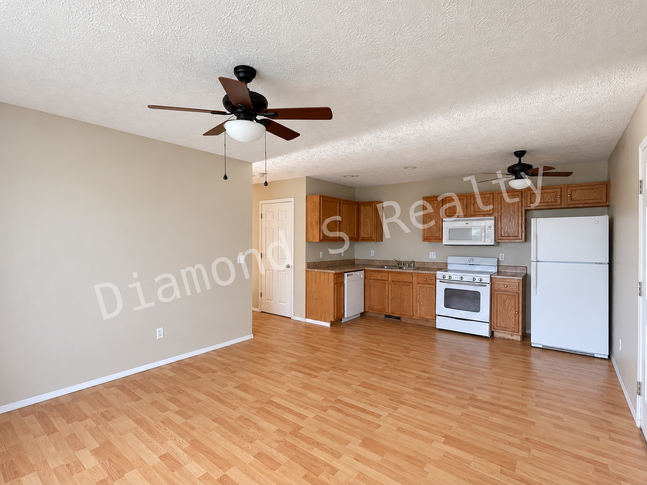 1456 N Ethyl Ave - Photo 4 of 10