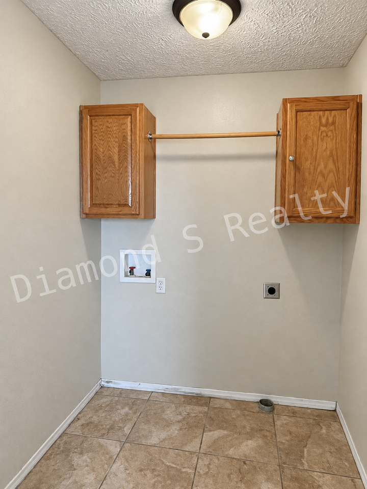 1456 N Ethyl Ave - Photo 5 of 10