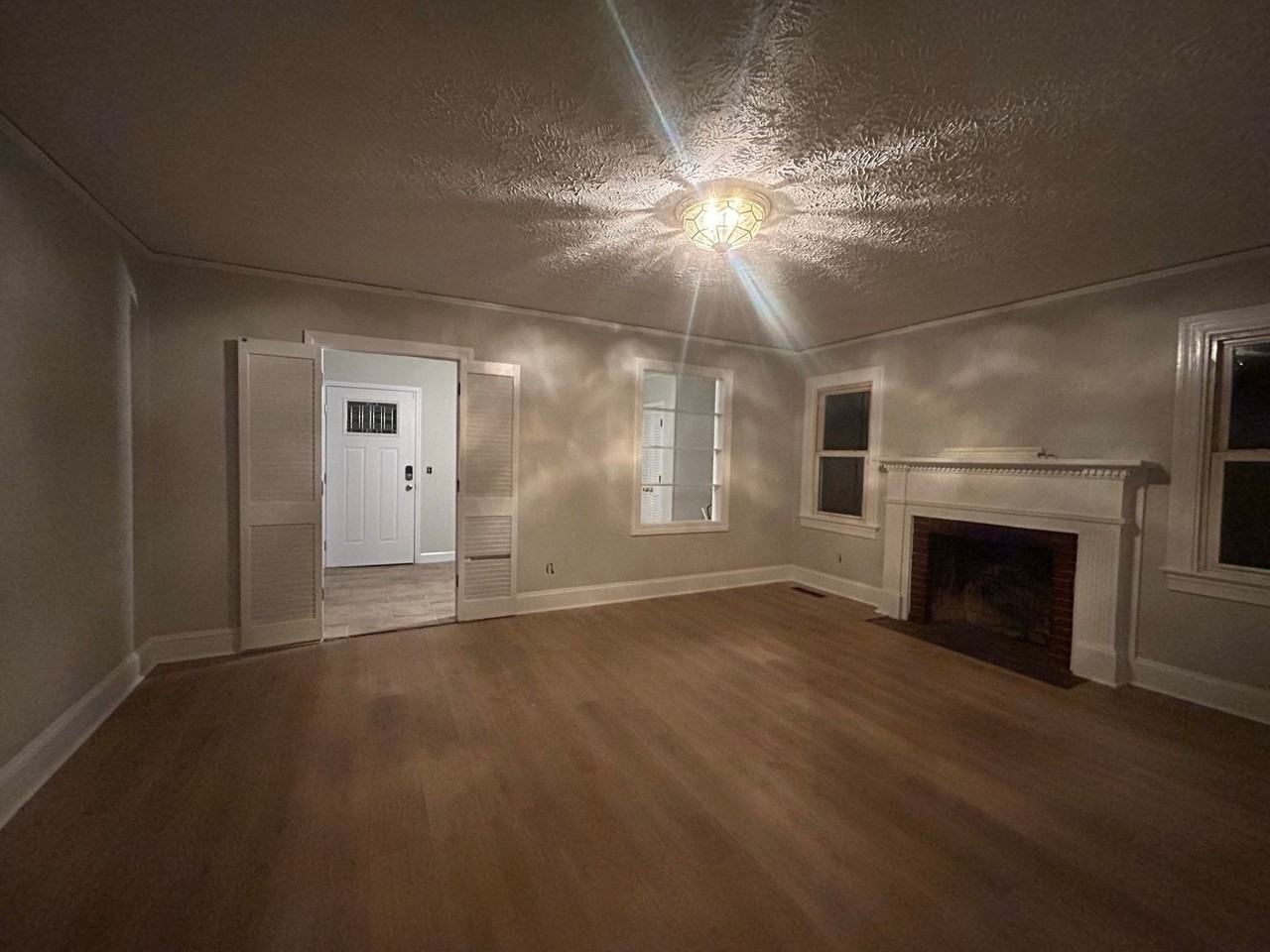1607 Ramsey St - Photo 4 of 28