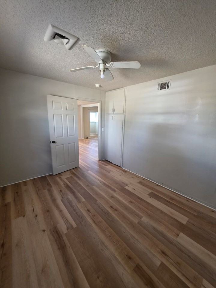 2302 W 14th St - Photo 5 of 16