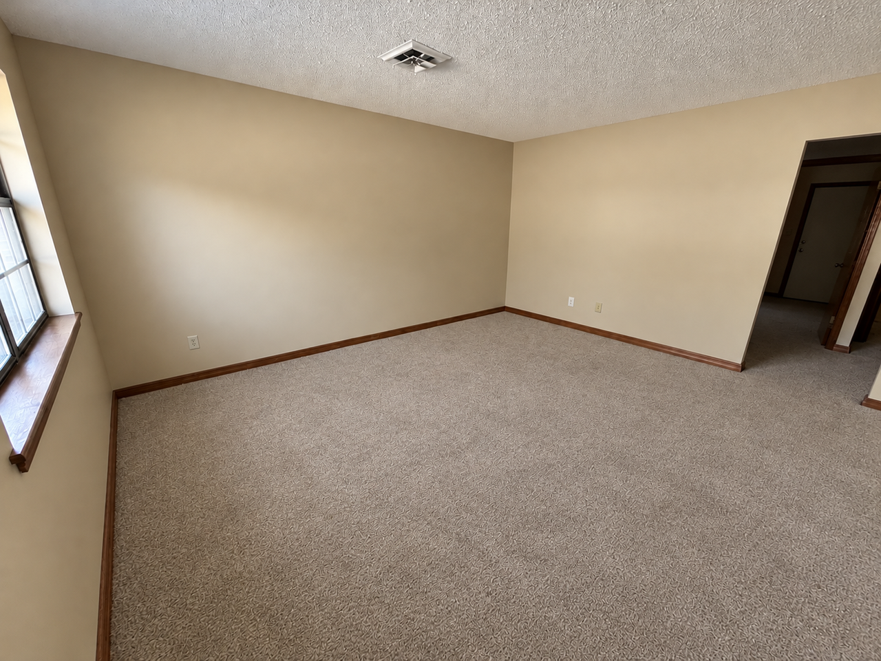 1400 E O St - Photo 2 of 7