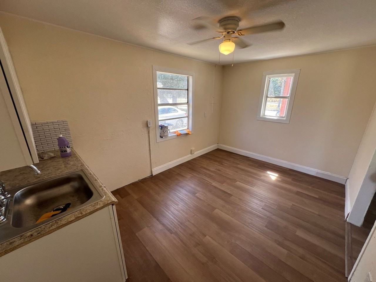 512 N 27th St - Photo 2 of 6