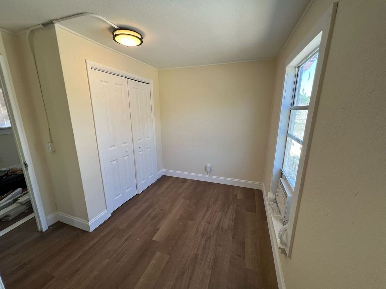 512 N 27th St - Photo 4 of 6