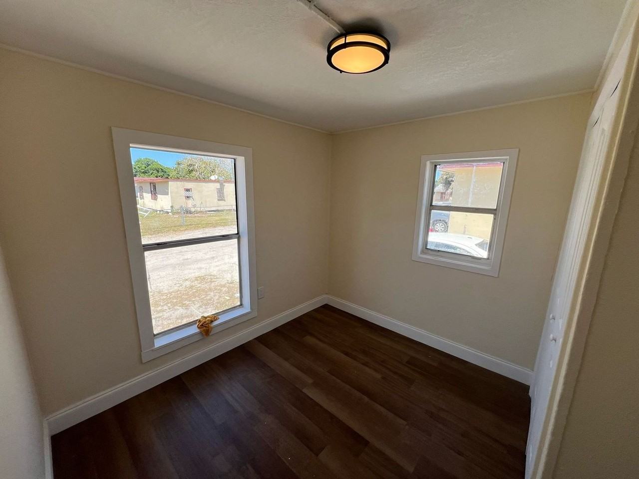 512 N 27th St - Photo 5 of 6