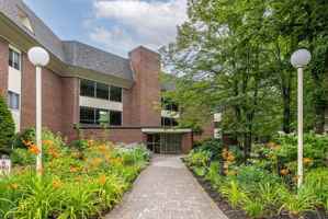 featured image of 757 Main St
