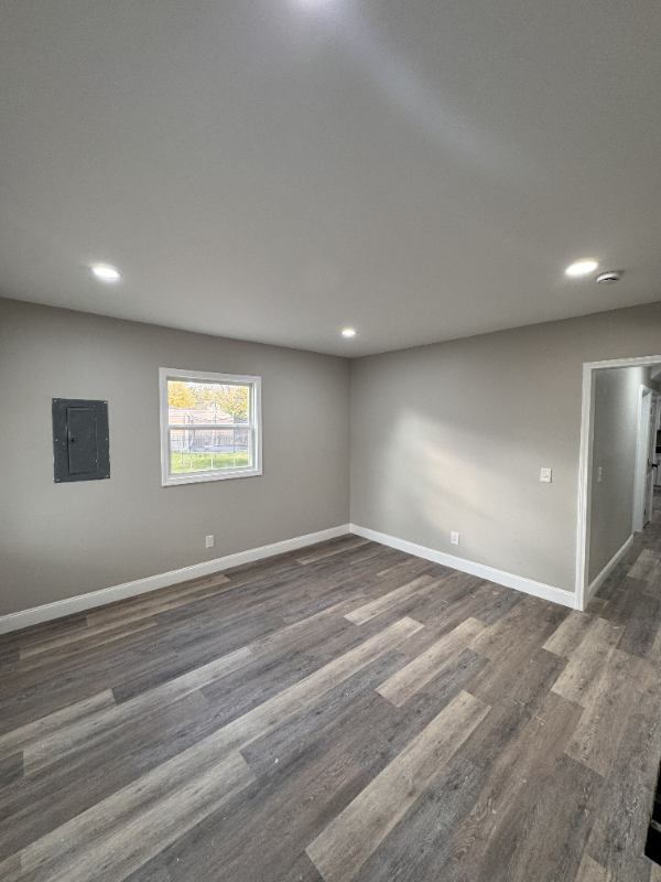 296 Summer St - Photo 4 of 17