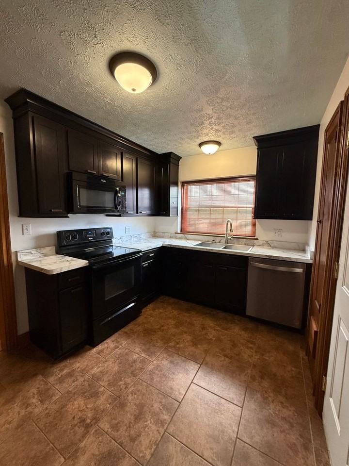 10A Vine St - Photo 5 of 12