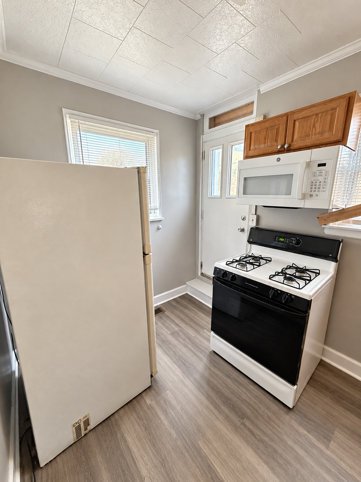 3402 Elmora Ave - Photo 7 of 20