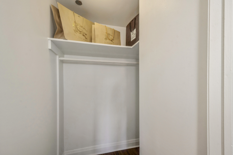 228 E Chestnut St - Photo 7 of 15