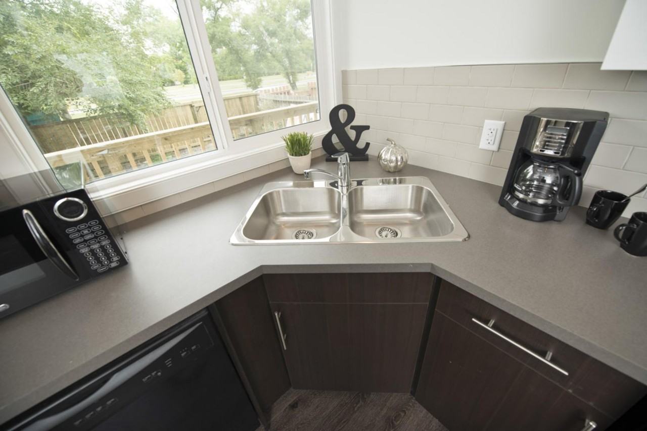 736 Scotland Ave - Photo 2 of 17