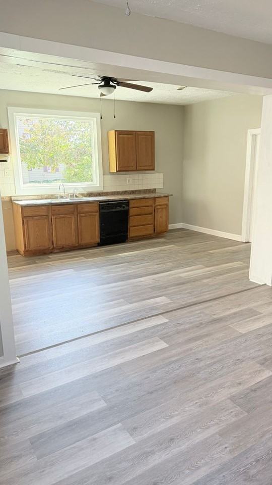 130 Euclid Ave - Photo 3 of 13