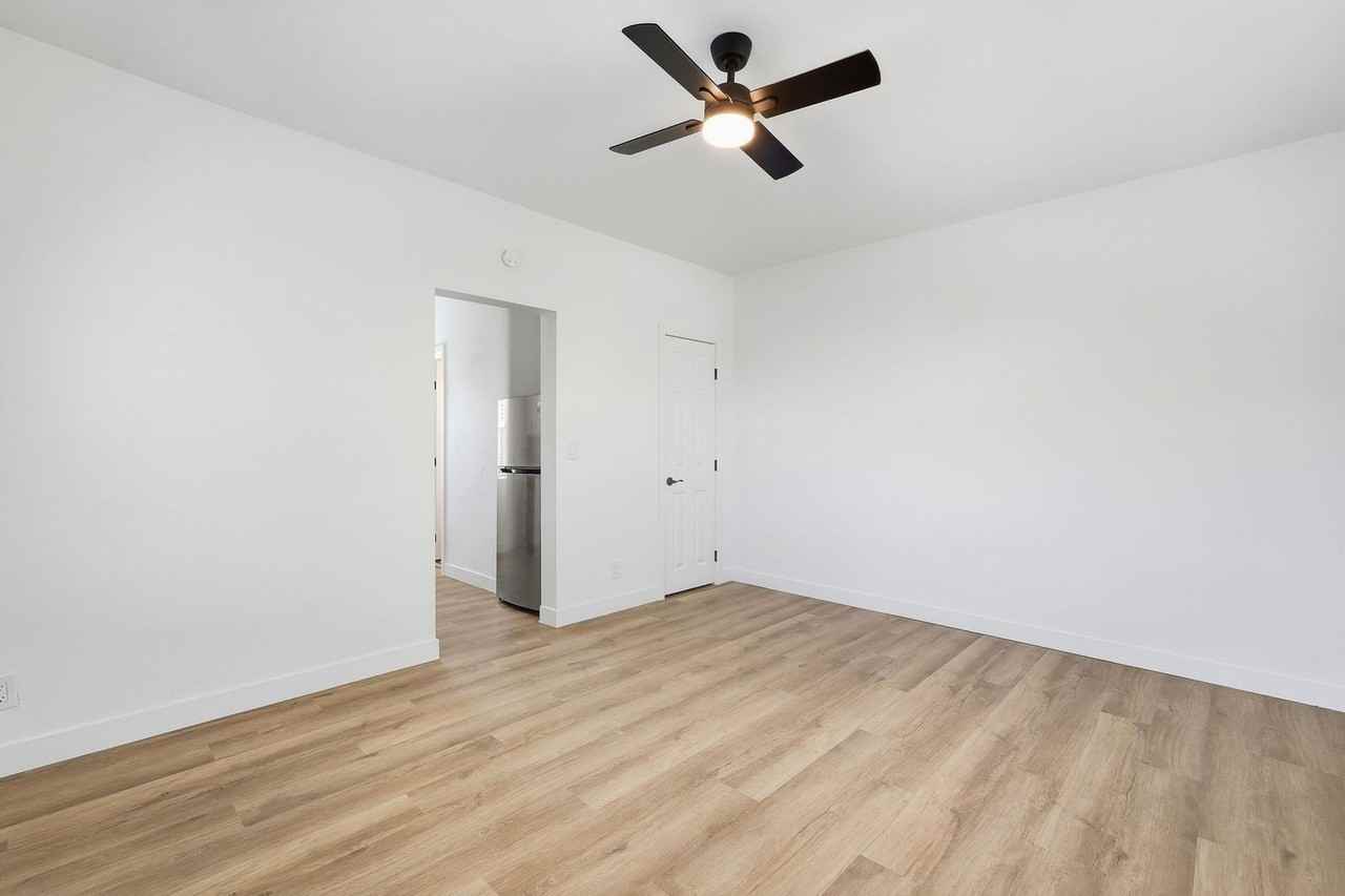925 E Drachman St - Photo 4 of 11