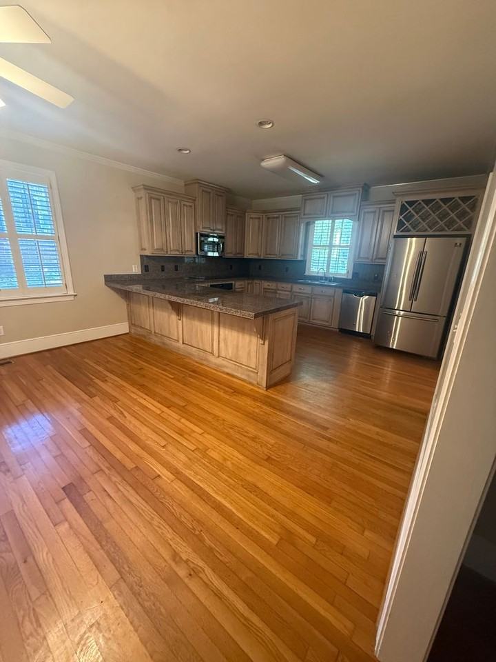 913 Mohawk Dr - Photo 2 of 16