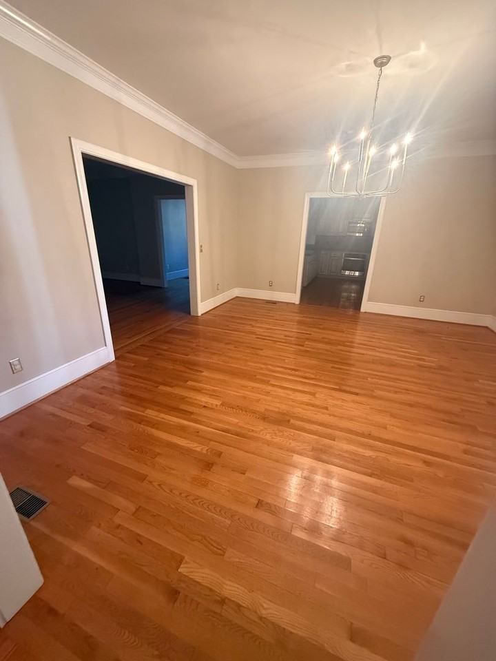 913 Mohawk Dr - Photo 4 of 16