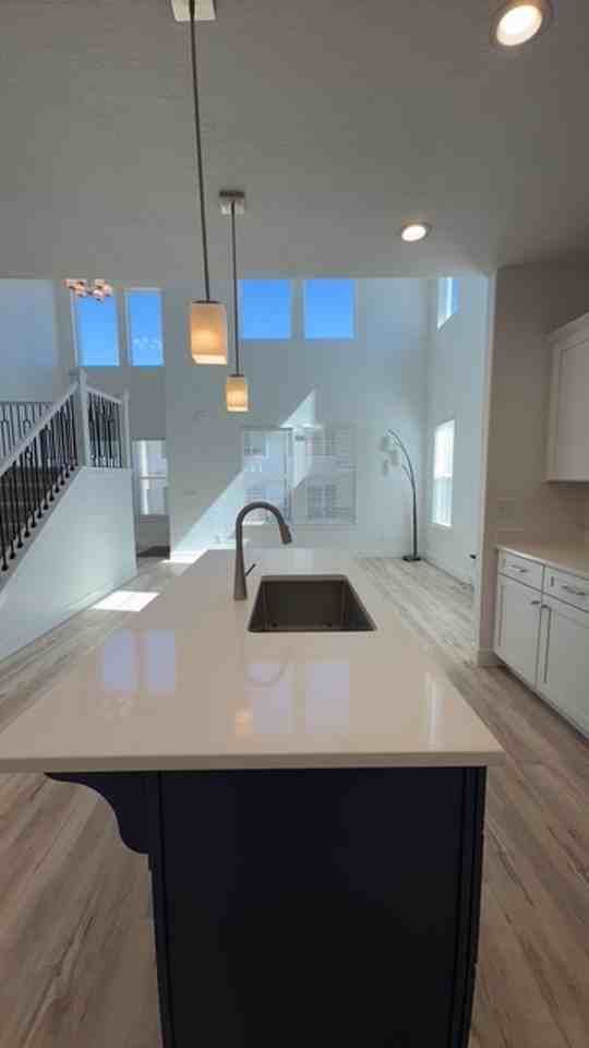 714 N Danverse Dr - Photo 4 of 22