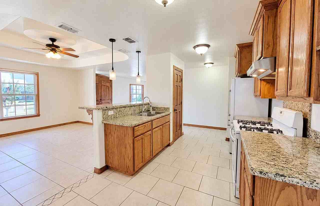 803 S New Mexico St - Photo 2 of 8