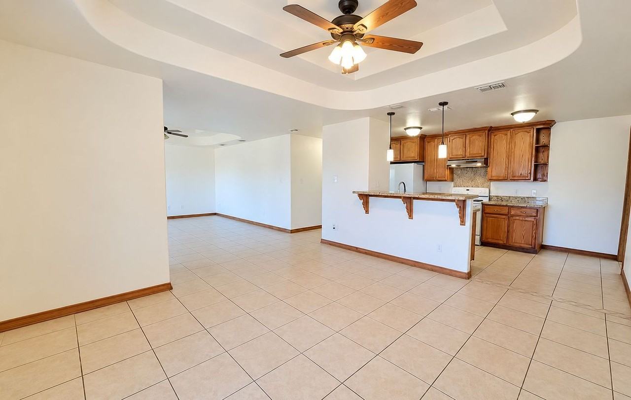 803 S New Mexico St - Photo 3 of 8