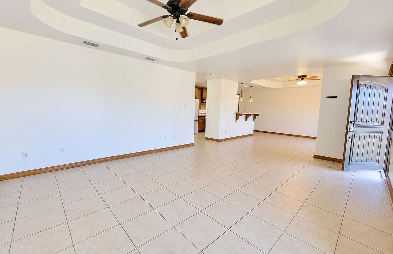 803 S New Mexico St - Photo 5 of 8