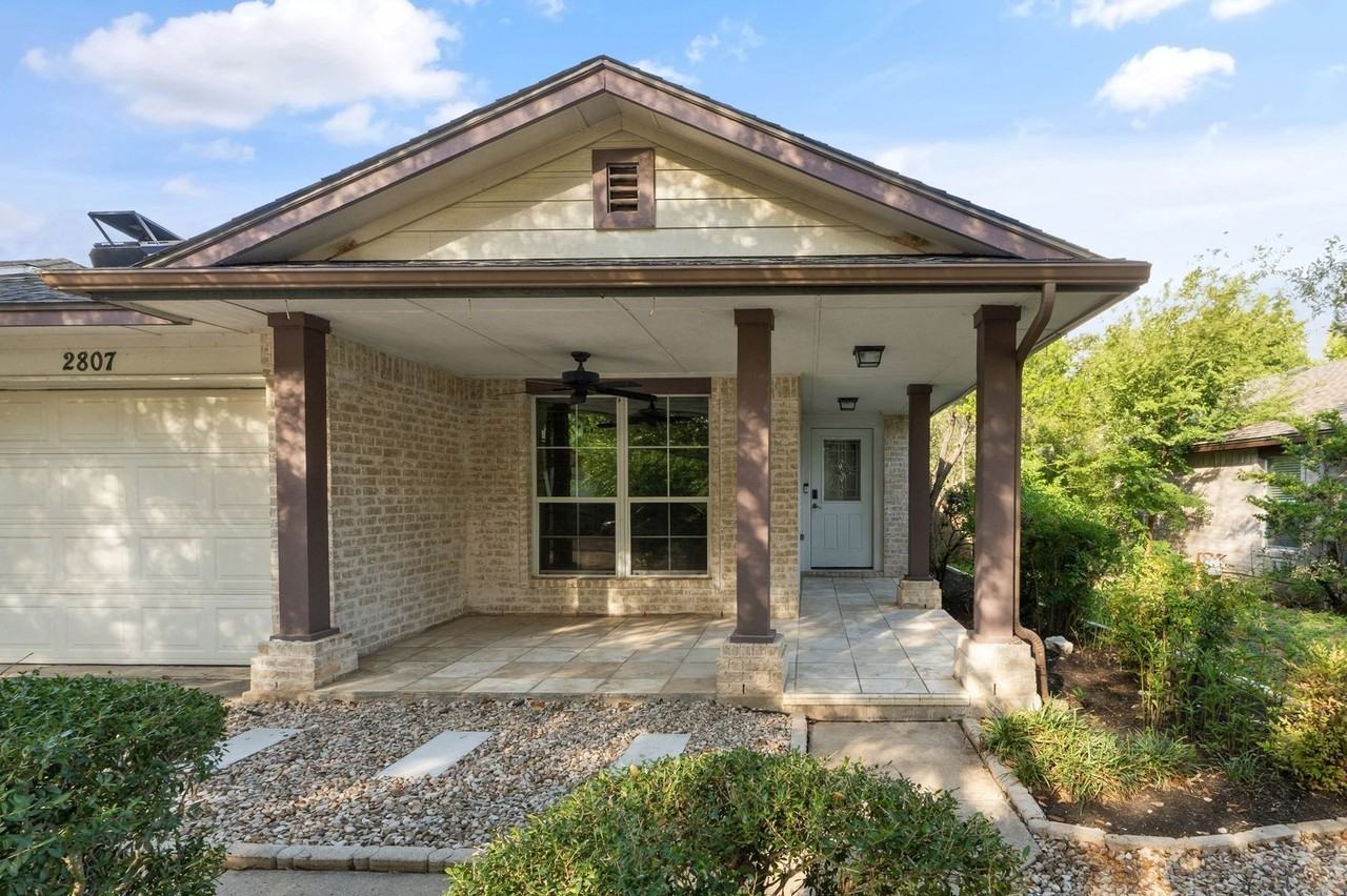 2807 Winslow Dr - Photo 2 of 35