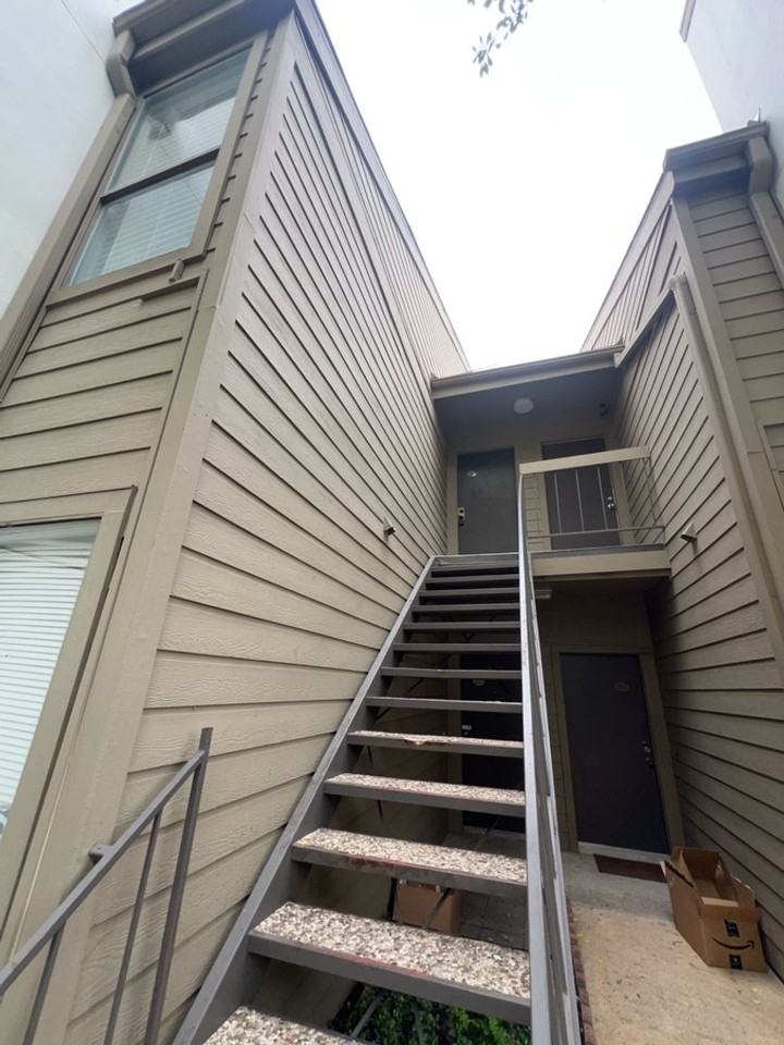 10053 Westpark Dr #332 - Photo 2 of 16