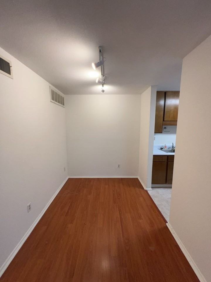 10053 Westpark Dr #332 - Photo 5 of 16
