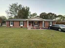 featured image of 325 Franklin St
