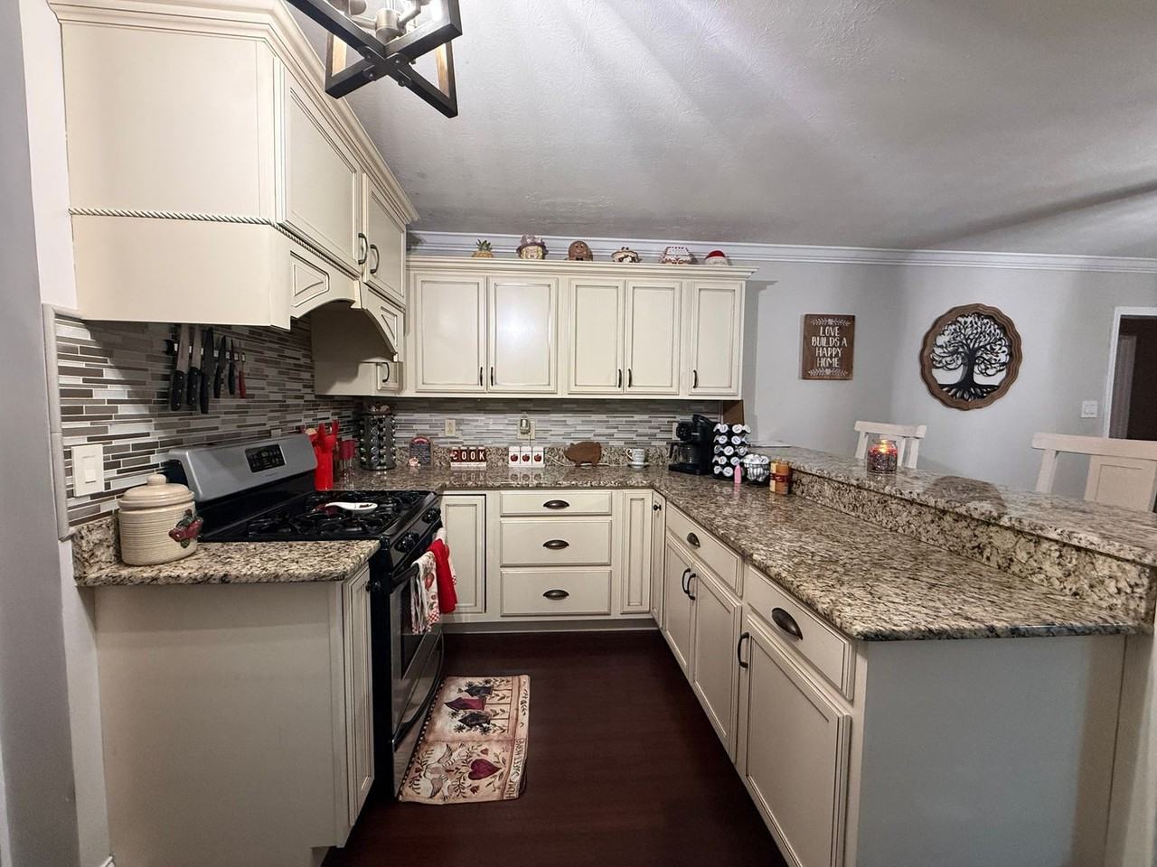 325 Franklin St - Photo 5 of 27