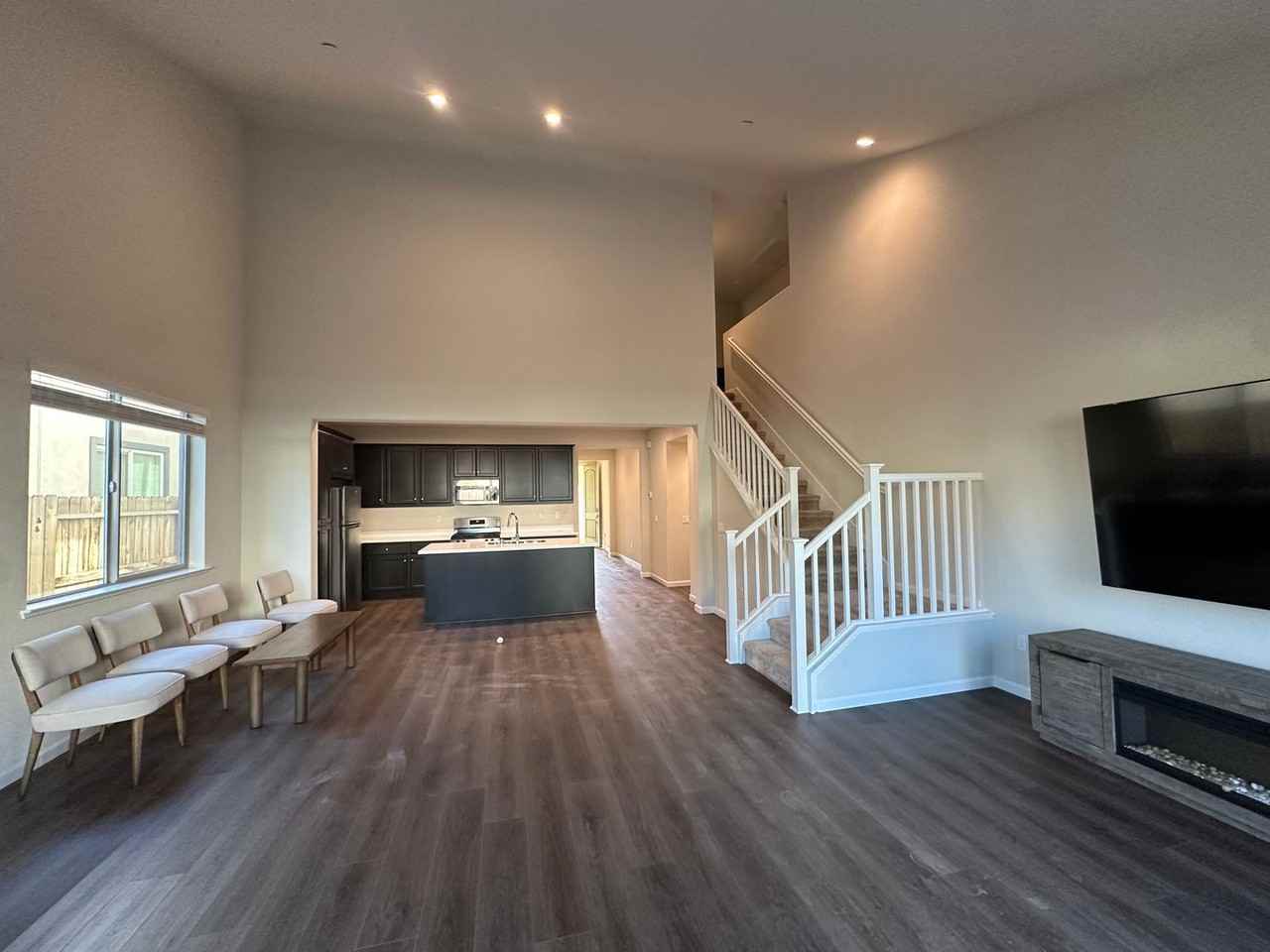 4352 Vanguard Dr - Photo 3 of 25
