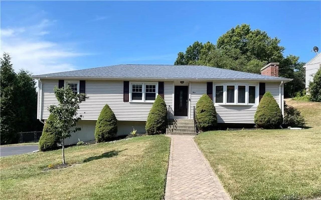 4 Pierson Dr