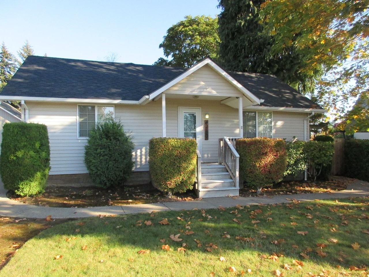4745 Skyline Rd S - Photo 2 of 21